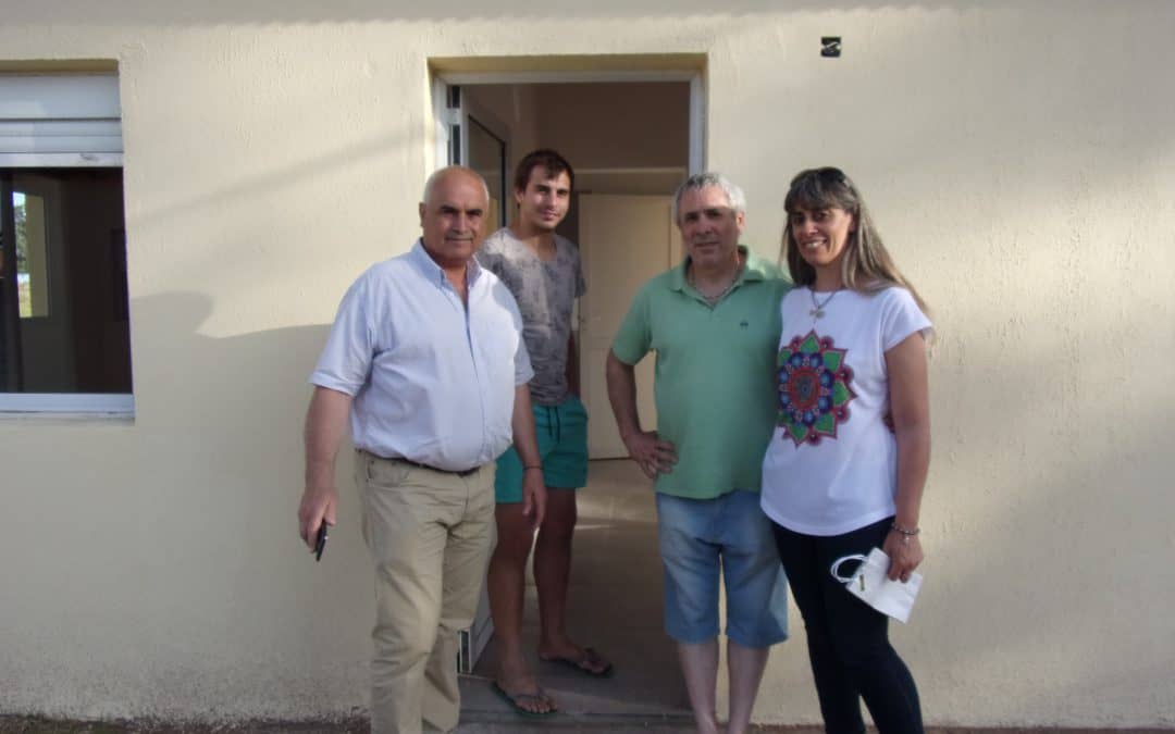 El Municipio entregó 10 viviendas en 30 de Agosto