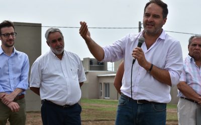 MINISTRO MAGGIOTI: “LA ENTREGA DE VIVIENDAS ES UNO DE LOS ACTOS MÁS EMOTIVOS QUE TIENE UN INTENDENTE, USTEDES NO SE LO VAN A OLVIDAR NUNCA Y NOSOTROS TAMPOCO»