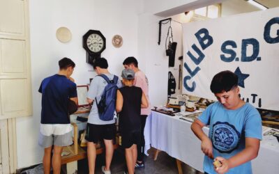JÓVENES DEL ESPACIO ENVIÓN BERUTI VISITARON LA MUESTRA “EL FABRIQUERO” EN EL MUSEO DEL AGRO DE LA LOCALIDAD