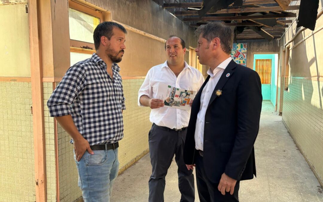 RECORRIDA DEL GOBERNADOR KICILLOF Y EL INTENDENTE RECOULAT POR LA ESCUELA N° 3: HABLARON DE LAS OBRAS QUE SE ESTÁN HACIENDO Y DEL FINANCIAMIENTO