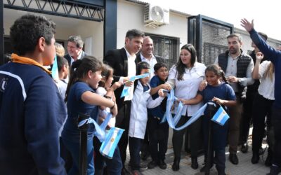 EL GOBERNADOR Y EL INTENDENTE INAUGURARON LA OBRA DE RECONSTRUCCIÓN INTEGRAL DE LA ESCUELA Nº 3: DESTACARON EL TRABAJO ARTICULADO ENTRE PROVINCIA Y MUNICIPIO