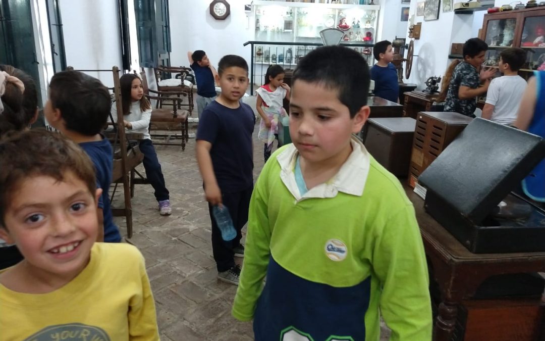 ALUMNOS/AS DE LA ESCUELA Nº 47 VISITARON EL MUSEO ALMAFUERTE, Y UN GRUPO DE LA ESCUELA Nº 48 RECORRIÓ LAS INSTALACIONES DEL HISTÓRICO REGIONAL