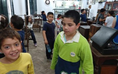 ALUMNOS/AS DE LA ESCUELA Nº 47 VISITARON EL MUSEO ALMAFUERTE, Y UN GRUPO DE LA ESCUELA Nº 48 RECORRIÓ LAS INSTALACIONES DEL HISTÓRICO REGIONAL