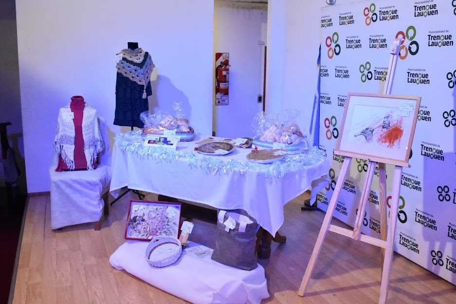 ESCUELA MUNICIPAL: SE ANOTARON 1.200 VECINOS/AS A LOS DISTINTOS CURSOS Y TALLERES, Y LOS LISTADOS YA SE ENCUENTRAN EN EXPOSICIÓN