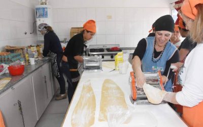 DÍAS Y HORARIOS DE LOS CURSOS Y TALLERES DE LA ESCUELA MUNICIPAL EN LAS SEDES TRENQUE LAUQUEN, 30 DE AGOSTO, BERUTI, GIRODÍAS Y GARRÉ