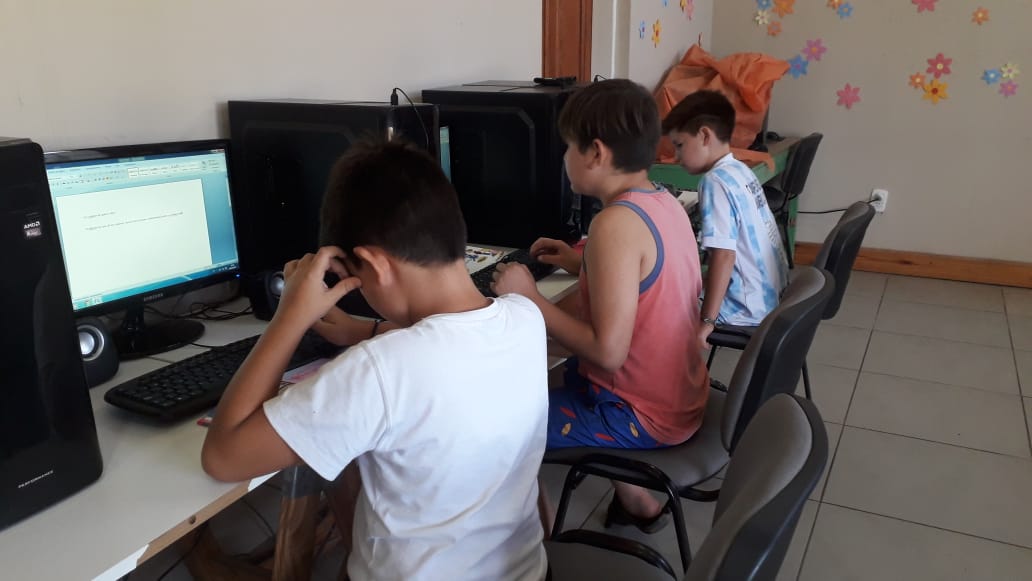 EN LA SEDE BERUTI DE LA ESCUELA MUNICIPAL QUEDAN CUPOS DISPONIBLES PARA CURSOS DE COMPUTACIÓN Y APOYO ESCOLAR