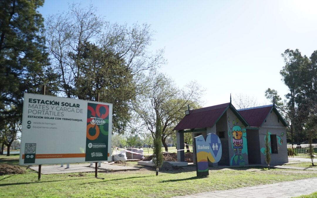SE TRABAJA EN LA INSTALACIÓN DE LA ESTACIÓN SOLAR SUSTENTABLE EN EL PARQUE MUNICIPAL, PROYECTO GANADOR DEL PRESUPUESTO PARTICIPATIVO JOVEN