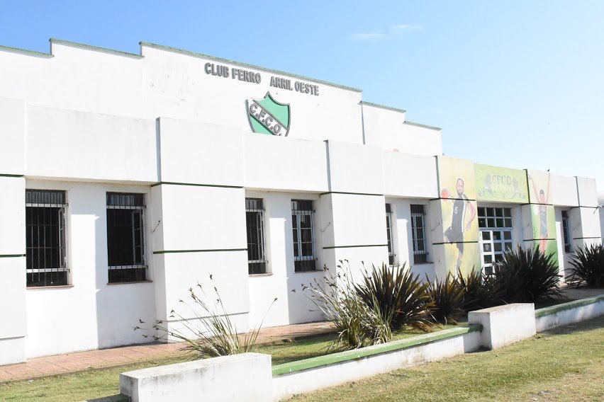 LA VACUNACIÓN CONTRA EL COVID-19 CONTINÚA HOY (MIÉRCOLES) EN LA PUERTA DEL HOSPITAL Y MAÑANA (JUEVES) SE TRASLADA AL CLUB FERRO CARRIL OESTE