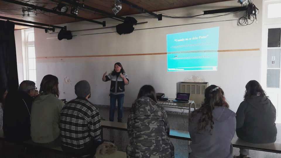 Se realizó un taller de poda de frutales en 30 de Agosto