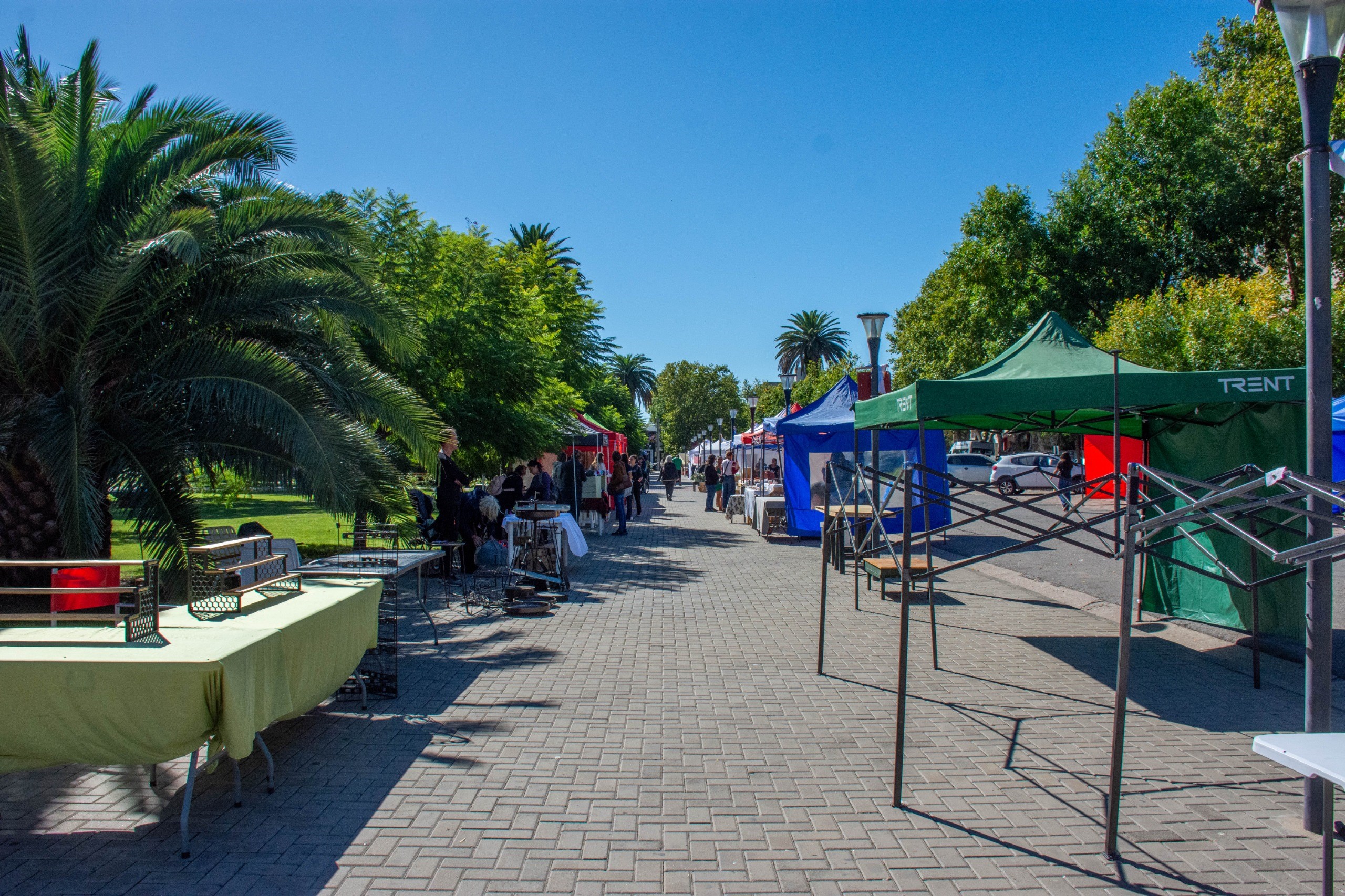 LA FERIA DE ARTESANOS Y EMPRENDEDORES, Y EL PATIO DE COMIDAS SE SUMAN A ...