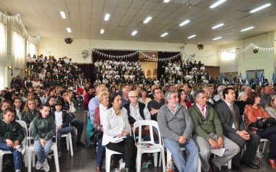 Fernández participó del acto aniversario del Colegio Los Médanos