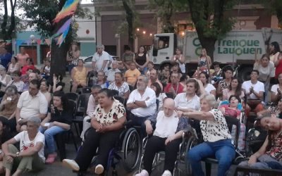 EL HOGAR CUMEN CHE Y EL CENTRO DE DÍA COMPARTIERON UNA CENA DE FIN DE AÑO AL AIRE LIBRE, EN LA QUE HUBO MÚSICA Y MENSAJES DE BUENOS AUGURIOS PARA 2023