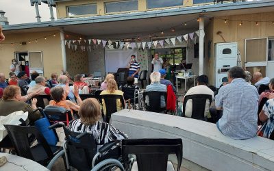 CON MÚSICA, SHOWS, UNA OBRA DE TEATRO Y UN MENÚ ESPECIAL FUERON AGASAJADOS LOS RESIDENTES DEL HOGAR CASTELLA ANTICIPANDO EL CIERRE DE AÑO
