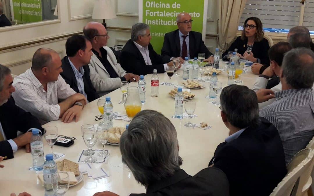 Nuevo paso hacia la mayor transparencia: Fernández firmó convenios con la oficina de fortalecimiento institucional y la oficina anticorrupción