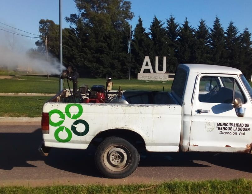 HIGIENE URBANA CONTINÚA LAS TAREAS DE FUMIGACIÓN CONTRA LOS MOSQUITOS EN DISTINTOS ESPACIOS VERDES Y SECTORES DEL ÁREA URBANA