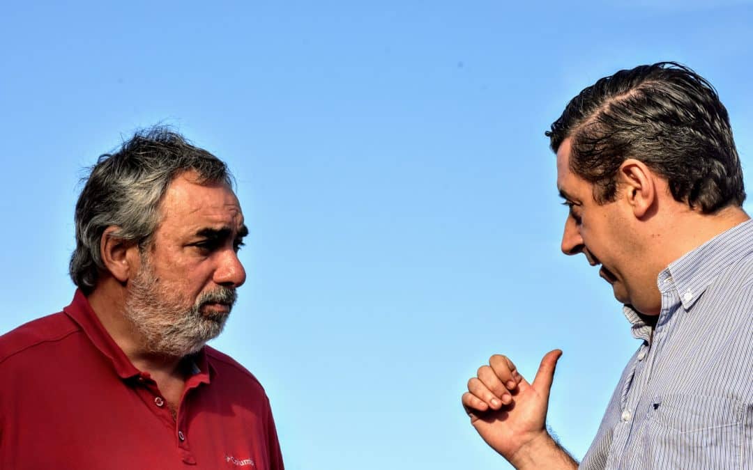 Fernández y Álvarez buscarán financiamiento para la obra de pavimentación de la calle que divide a la localidad