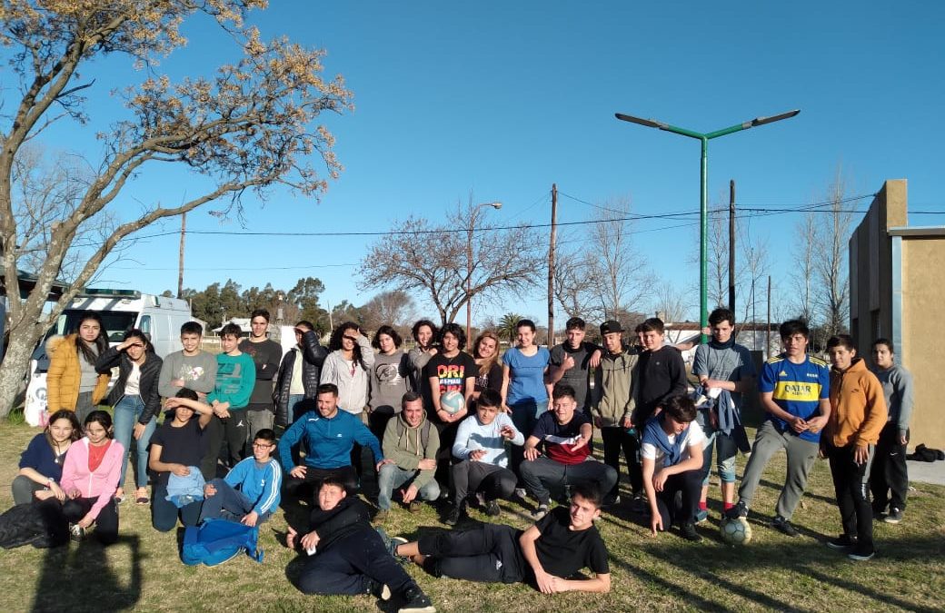 LOS JÓVENES DEL PROGRAMA ENVIÓN VISITARON BERUTI, DONDE SE ESTÁ TRABAJANDO PARA ARMAR ALLÍ UN GRUPO SIMILAR