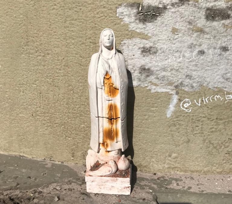 FUE HALLADA LA ESTATUILLA DE LA VIRGEN QUE SEGÚN LA LEYENDA HABÍA SIDO COLOCADA EN EL INTERIOR DEL ANTIGUO EMPLAZAMIENTO DEL MONUMENTO AL GRAL. SAN MARTÍN
