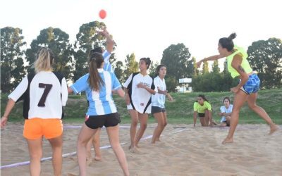 OLIMPÍADAS DEL REENCUENTRO Y LA JUVENTUD: MAÑANA (VIERNES) ARRANCA EL HÁNDBOL BEACH FEMENINO EN EL POLIDEPORTIVO