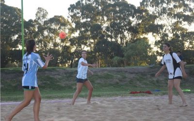 OLIMPÍADAS DEL REENCUENTRO Y LA JUVENTUD: DESPUÉS DE LA SUSPENSIÓN DEL VIERNES, ARRANCA HOY EL TORNEO DE HÁNDBOL FEMENINO