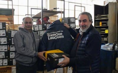 Fernández entregó ropa a empleados de distintas áreas de la municipalidad