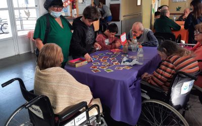 RESIDENTES DEL HOGAR CASTELLA Y ALUMNOS/AS DE LA CASA DEL NIÑO COMPARTIERON UNA JORNADA PARA CONMEMORAR EL DÍA DE LA ANCIANIDAD Y TAMBIÉN DE LAS INFANCIAS