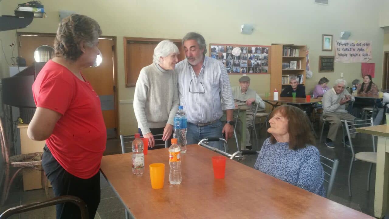 Fernández visitó el Hogar Castella