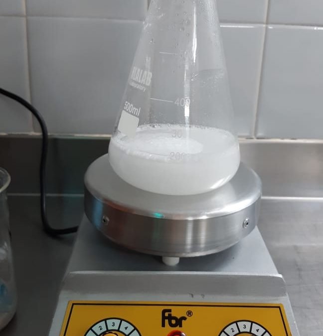 COVID-19: EL INTENDENTE FERNÁNDEZ ANUNCIÓ QUE COMENZÓ LA FABRICACIÓN DE IBUPROFENO SÓDICO EN EL LABORATORIO MUNICIPAL