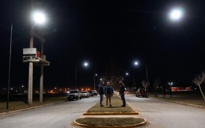 SE COMPLETÓ LA OBRA DE ILUMINACIÓN LED DEL PARQUE LINEAL SOBRE AVENIDA BARRACCHIA EN LA AMPLIACIÓN URBANA
