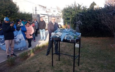 EL INTENDENTE ENCABEZÓ HOY (LUNES) EL ACTO DE INCINERACIÓN DE BANDERAS DE IZAR EN EL PATIO DEL PALACIO MUNICIPAL