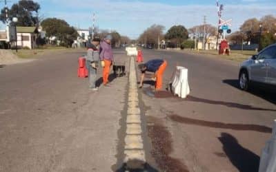 INFRAESTRUCTURA EJECUTA TAREAS DE SEÑALIZACIÓN, LIMPIEZA DE CANALES Y REPARACIÓN EN DISTINTOS SECTORES DE LA CIUDAD