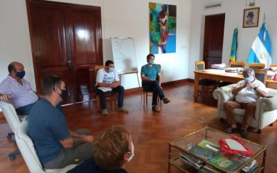 EL INTENDENTE RECIBIÓ A VECINOS DE LA AMPLIACIÓN URBANA QUE  PLANTEARON SUS INQUIETUDES POR LOS PISOS COLOCADOS EN SUS VIVIENDAS