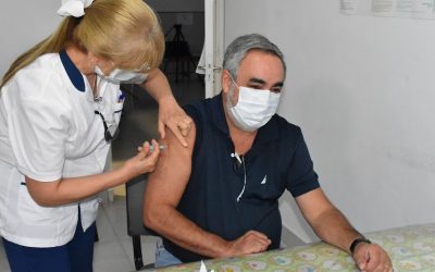 EL INTENDENTE RECIBIÓ LA PRIMERA DOSIS DE LA VACUNA SPUTNIK V CONTRA EL COVID-19: “ESTA ES UNA VACUNA MUY SEGURA, NUNCA TUVIMOS DUDAS DE ESO”