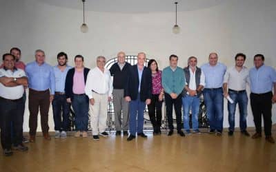 Fernández en una reunión regional firmó un convenio de inclusión digital