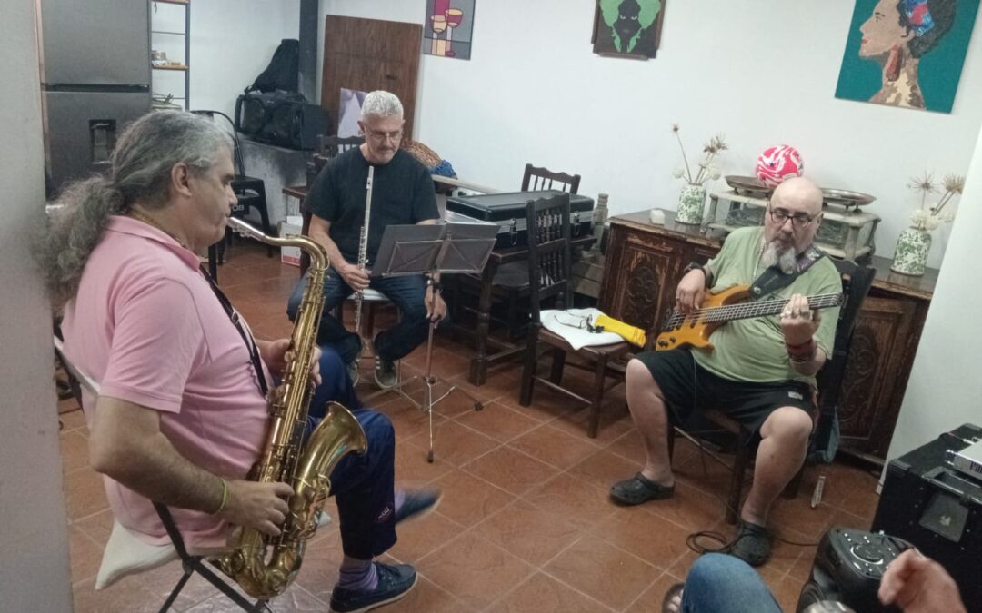 INTERCAMBIO CULTURAL EN TALA: ARTISTAS LOCALES Y URUGUAYOS COMENZARON CON LOS ENSAYOS PARA LA PRESENTACIÓN DEL ESPECTÁCULO