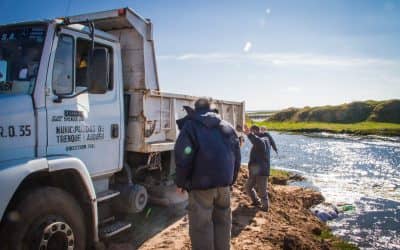 Fernández se reunió con De la Torre y funcionarios de Hidráulica