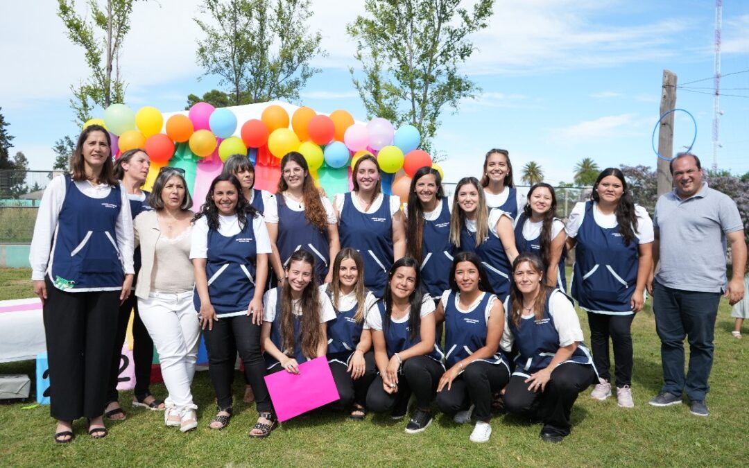 EL JARDÍN MATERNAL “NUBECITAS” DESPIDIÓ EL AÑO CON UN ACTO LLENO DE EMOCIÓN Y COLORES