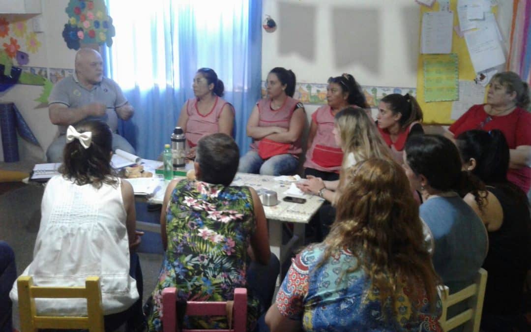 Plan de evacuación y manejo de matafuegos en el jardín maternal de 30 de Agosto