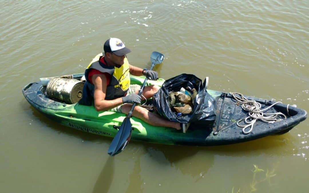 Limpieza de la laguna del Parque Municipal