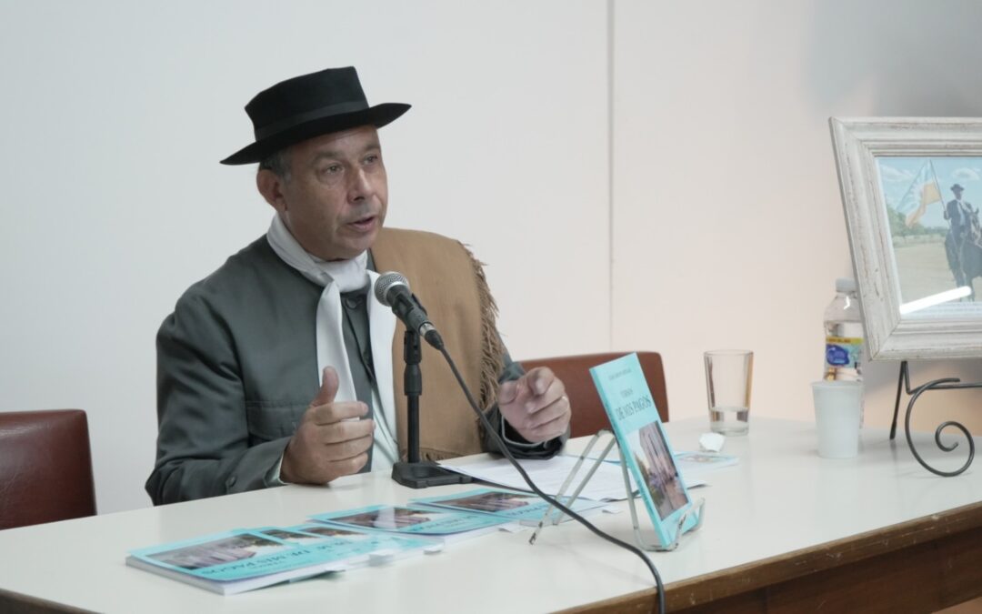 SE PRESENTÓ EL LIBRO DE JUAN CARLOS ARTIGAS EN ADHESIÓN AL 150° ANIVERSARIO DE TRENQUE LAUQUEN Y FUE ACOMPAÑADO POR EL INTENDENTE FRANCISCO RECOULAT