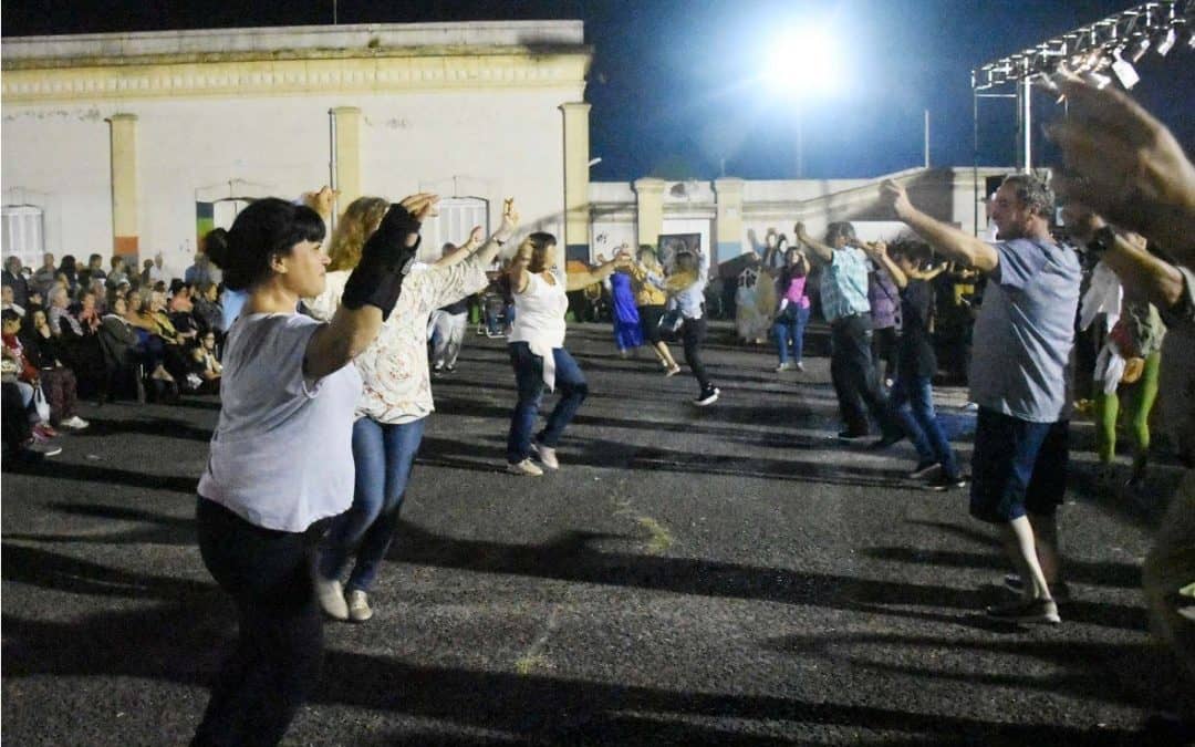 MIENTRAS RETUMBA EL ECO DE LA NOCHE INAUGURAL, YA ESTA LISTA LA CARTELERA DEL DOMINGO DE MUSICA EN LA ESTACION