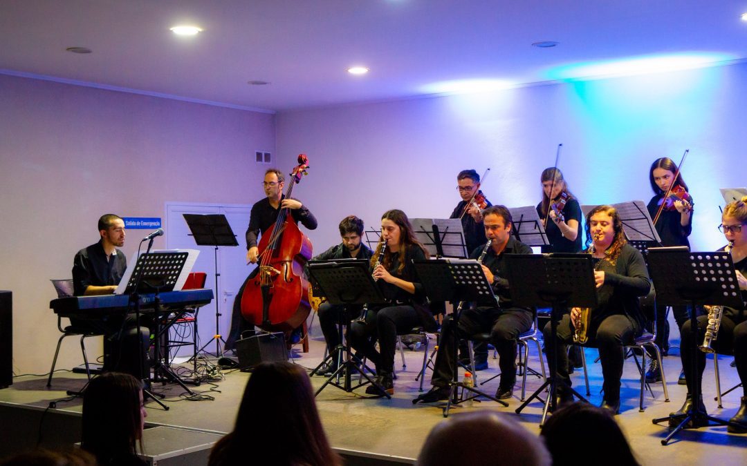 ANTE UN BUEN MARCO DE PÚBLICO Y CON VARIADO REPERTORIO LA ORQUESTA DE TANGO Y LA ORQUESTA JUVENIL SE PRESENTARON EN LA ESCUELA DE MÚSICA
