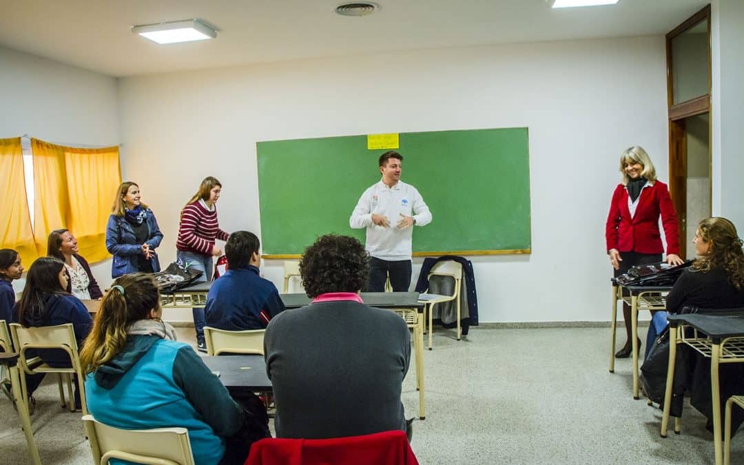 El programa «Cuentas sanas» del Banco Macro visita escuelas secundarias del distrito