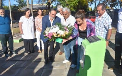 SE COLOCÓ UNA OFRENDA FLORAL EN HOMENAJE A LOS CAÍDOS EN LA GUERRA DE MALVINAS