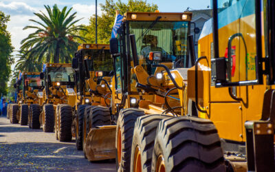IMPONENTE DESFILE DE MAQUINARIAS Y EQUIPAMIENTO INCORPORADO POR EL MUNICIPIO PARA BRINDAR MEJORES SERVICIOS