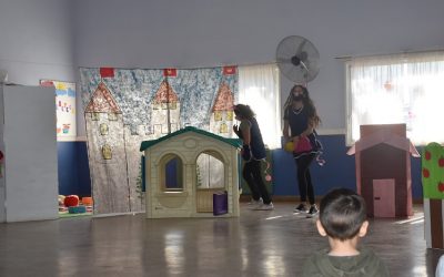 POR EL DÍA DE LA MARATÓN LECTORA, EN LOS JARDINES MATERNALES HUBO LECTURA DE CUENTOS, POESÍAS Y REPRESENTACIONES TEATRALES