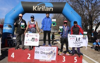 LOS ATLETAS DANIEL JAUREGUI Y PAMELA ARANEO, GANADORES DE LA MEDIA MARATÓN CIUDAD DE TRENQUE LAUQUEN EN LOS 21 KM