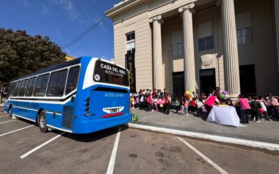 LA CASA DEL NIÑO HOY CUMPLE 75 AÑOS Y PARA CELEBRAR EL MUNICIPIO ENTREGÓ UN COLECTIVO PARA FORTALECER SU TAREA DIARIA