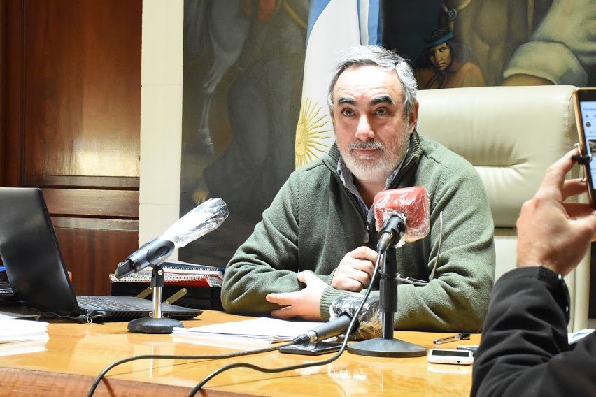 EN SU SESIÓN DE ESTA NOCHE EL HONORABLE CONCEJO DELIBERANTE TRATA EL PEDIDO DE EXTENSIÓN DE LICENCIA DEL INTENDENTE MIGUEL FERNÁNDEZ