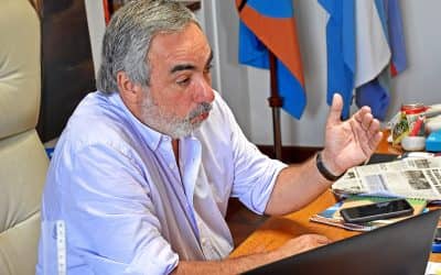 Fernández firmó importante convenio con Provincia para la elaboración del código de zonificación de 30 de Agosto
